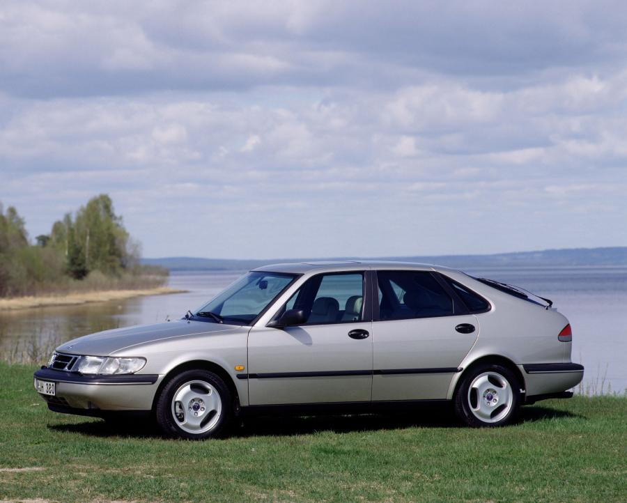  Saab 900 1993 года  (фото 16 из 22)